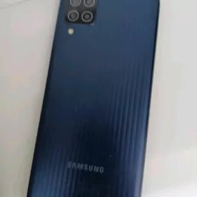 SAMSUNG M12