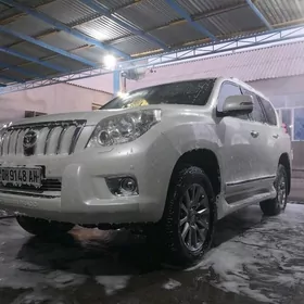 Toyota Land Cruiser Prado 2013