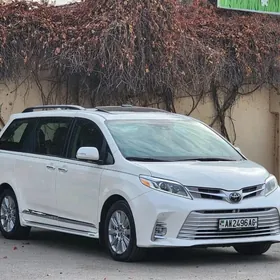 Toyota Sienna 2019