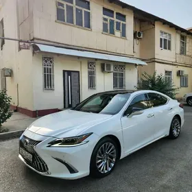 Lexus ES 350 2019