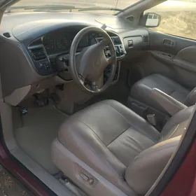 Toyota Sienna 1999