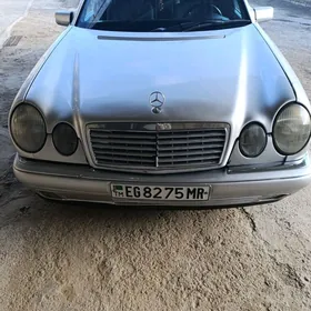 Mercedes-Benz E320 1996