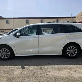 Toyota Sienna 2022