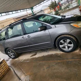 Toyota Sienna 2005