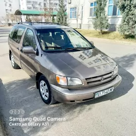 Toyota Sienna 1999