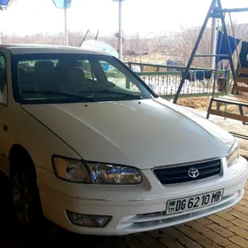 Toyota Camry 2000
