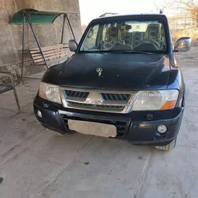 Mitsubishi Pajero 2003
