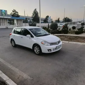 Nissan Versa 2012