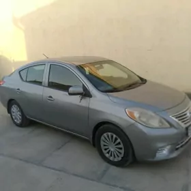 Nissan Versa 2013