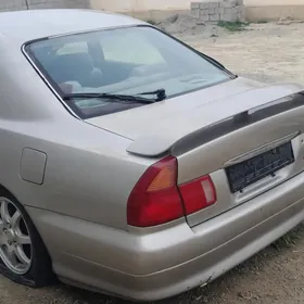 Mitsubishi Diamante 1996