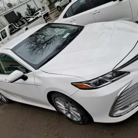 Toyota Camry 2023