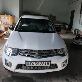 Mitsubishi L200 2014