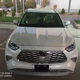 Toyota Highlander 2022