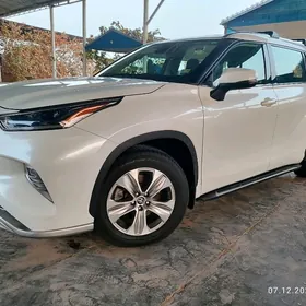 Toyota Highlander 2021