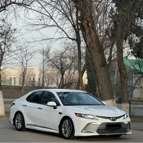 Toyota Camry 2018
