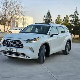 Toyota Highlander 2021
