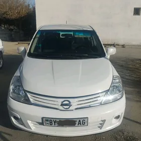 Nissan Versa 2011