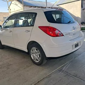 Nissan Versa 2010