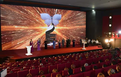 Gurbanguly Berdimuhamedow adyndaky haýyr-sahawat gaznasynyň hasabyna düşürilen film halkara baýraklaryny aldy