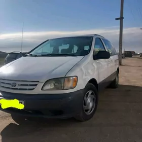 Toyota Sienna 2002