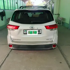 Toyota Highlander 2019