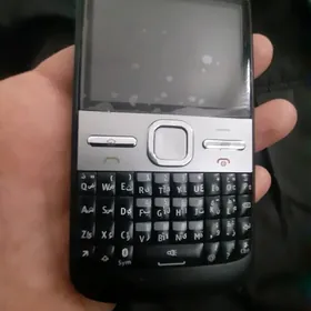 Nokia e5-00