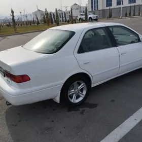Toyota Camry 2000