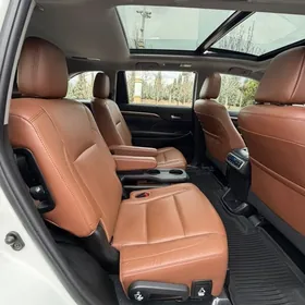Toyota Highlander 2019