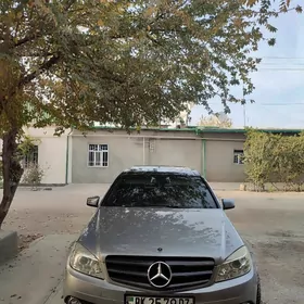 Mercedes-Benz C300 2009