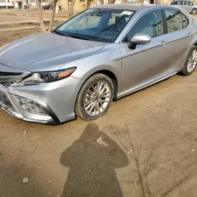 Toyota Camry 2022