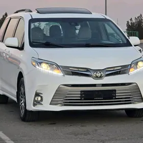 Toyota Sienna 2019