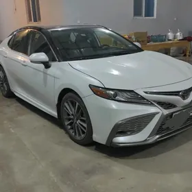 Toyota Camry 2020