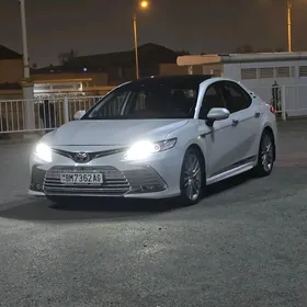 Toyota Camry 2019
