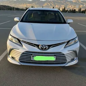 Toyota Camry 2020