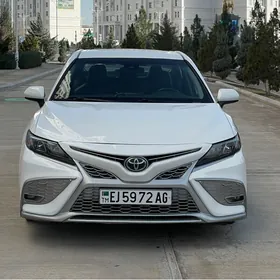 Toyota Camry 2021