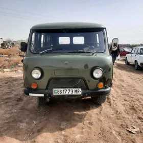 UAZ 452 1981