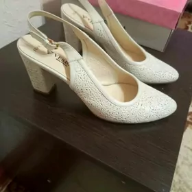 Басаножки бежевые