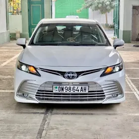 Toyota Camry 2021