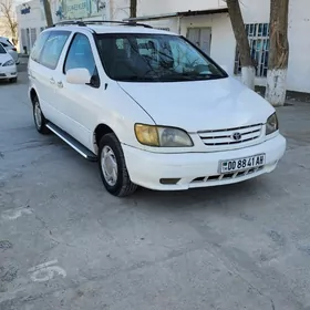 Toyota Sienna 2002