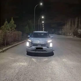 Mitsubishi Outlander 2022