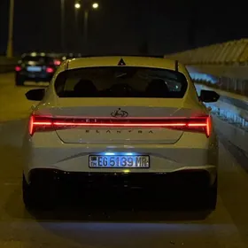 Hyundai Elantra 2022