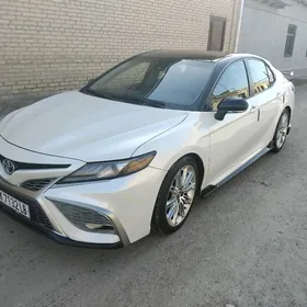 Toyota Camry 2021