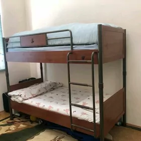 мощная двухъярусная кровать