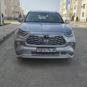 Toyota Highlander 2021