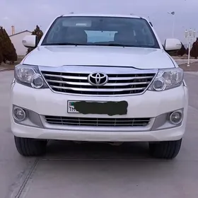 Toyota Fortuner 2014