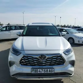 Toyota Highlander 2021