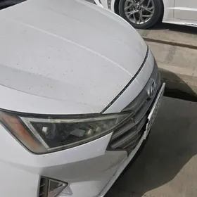 Hyundai Elantra 2020