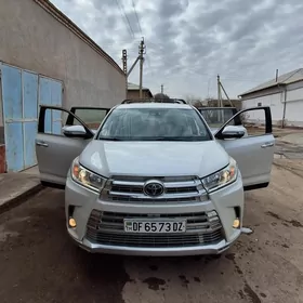 Toyota Highlander 2019