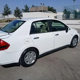 Nissan Tiida 2008