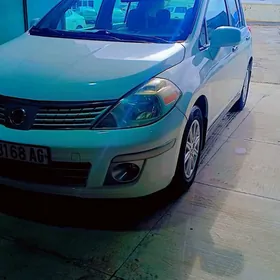 Nissan Versa 2010